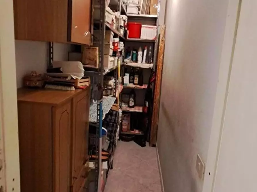 Immagine 11 di Appartamento in vendita  a Livorno
