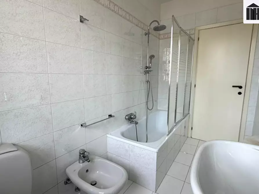 Immagine 12 di Appartamento in vendita  a Santa Croce Sull'arno