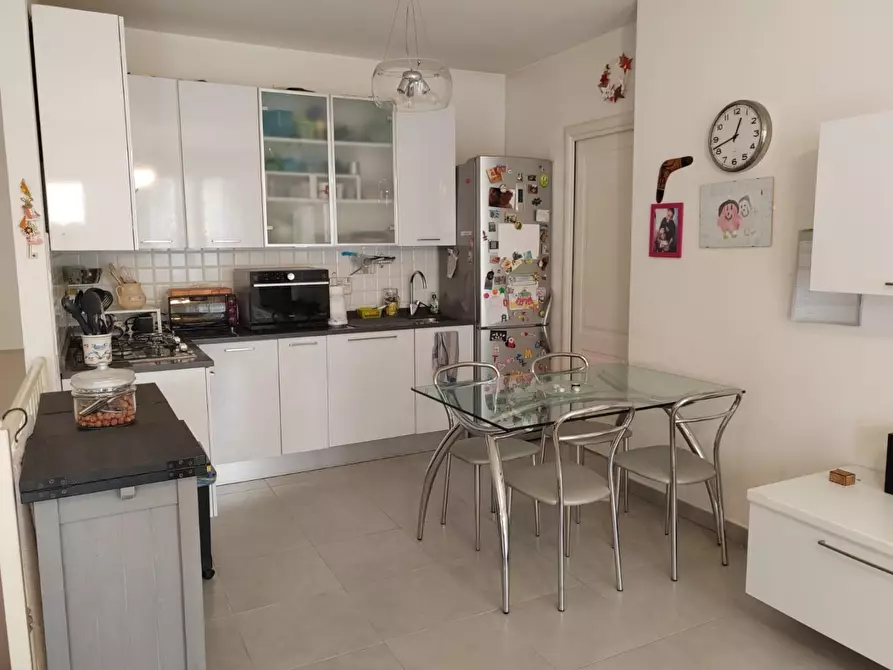 Immagine 2 di Appartamento in vendita  a Massa