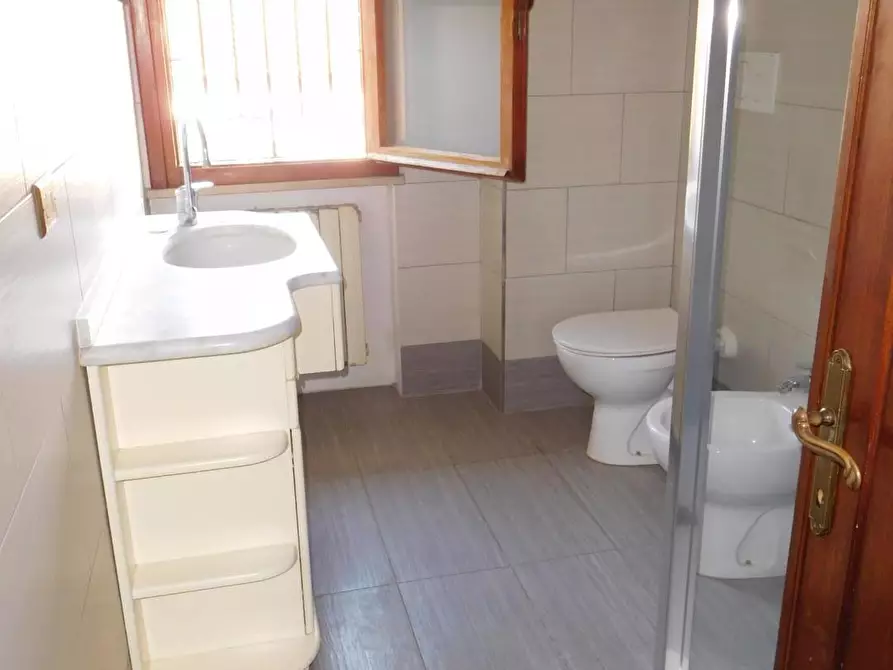 Immagine 10 di Villetta a schiera in vendita  a Vecchiano