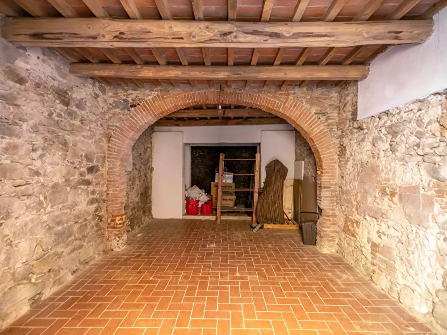 Immagine 23 di Mansarda in vendita  a Calci