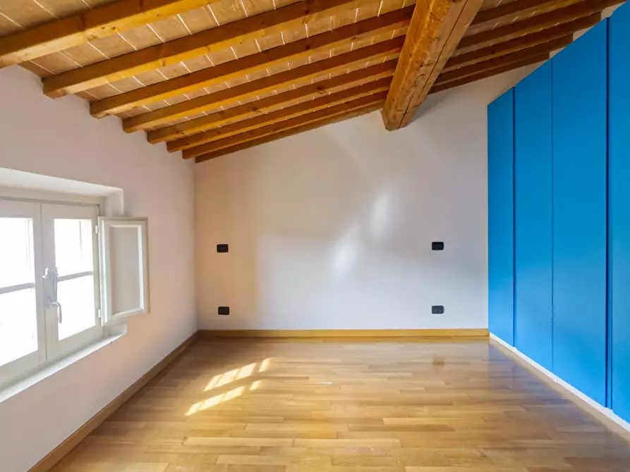 Immagine 19 di Mansarda in vendita  a Calci
