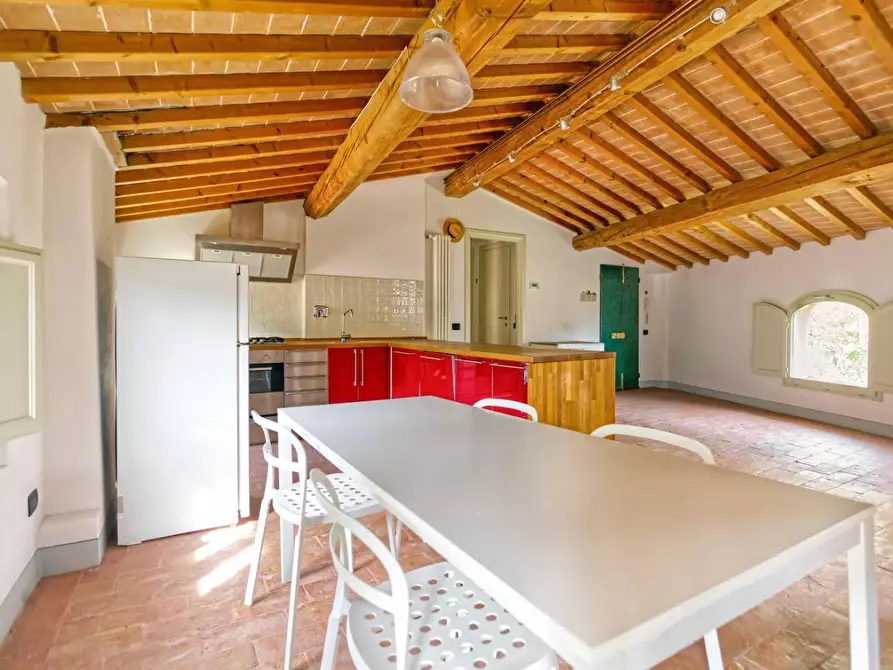 Immagine 10 di Mansarda in vendita  a Calci