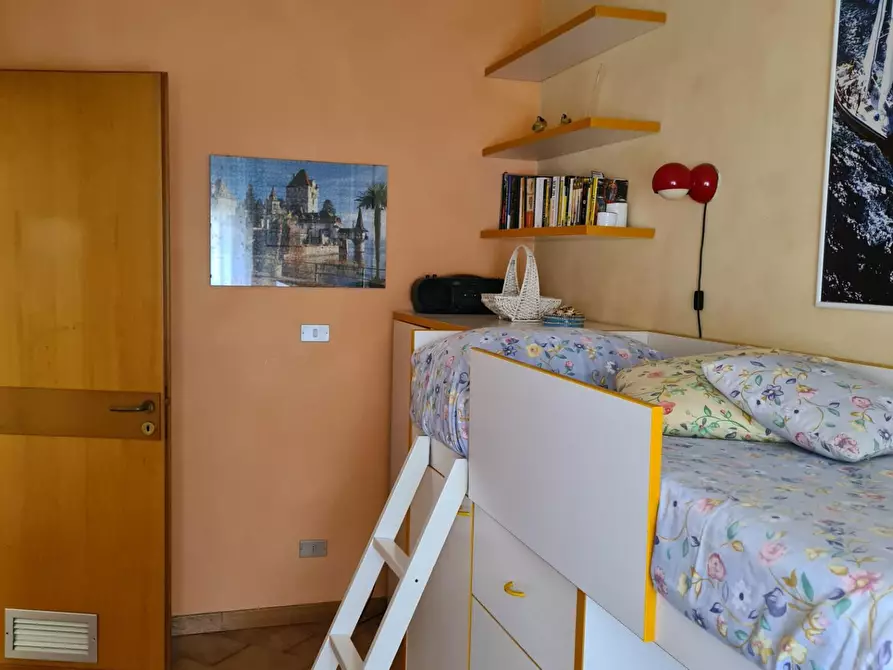 Immagine 11 di Appartamento in affitto  a Massa