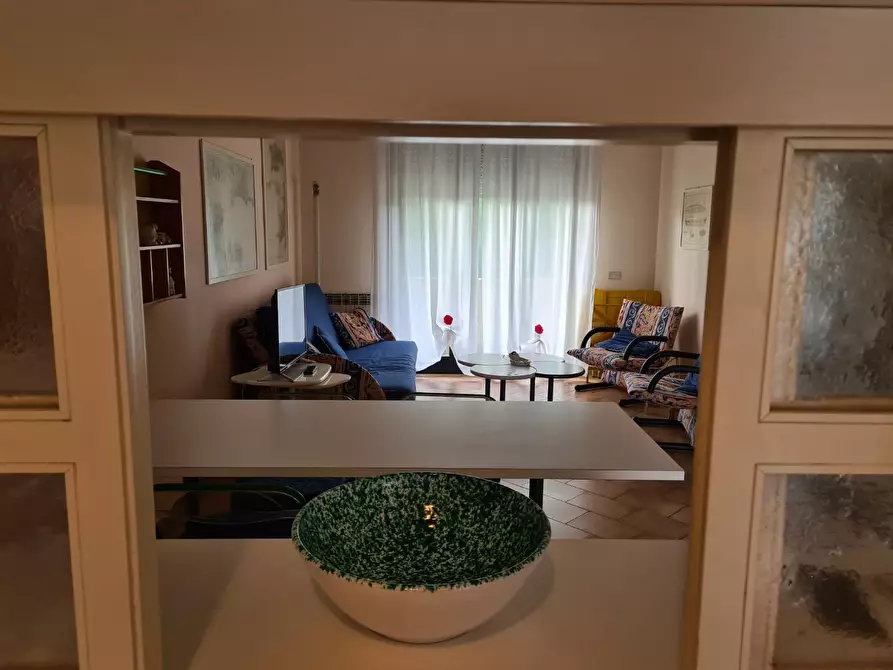 Immagine 1 di Appartamento in affitto  a Massa