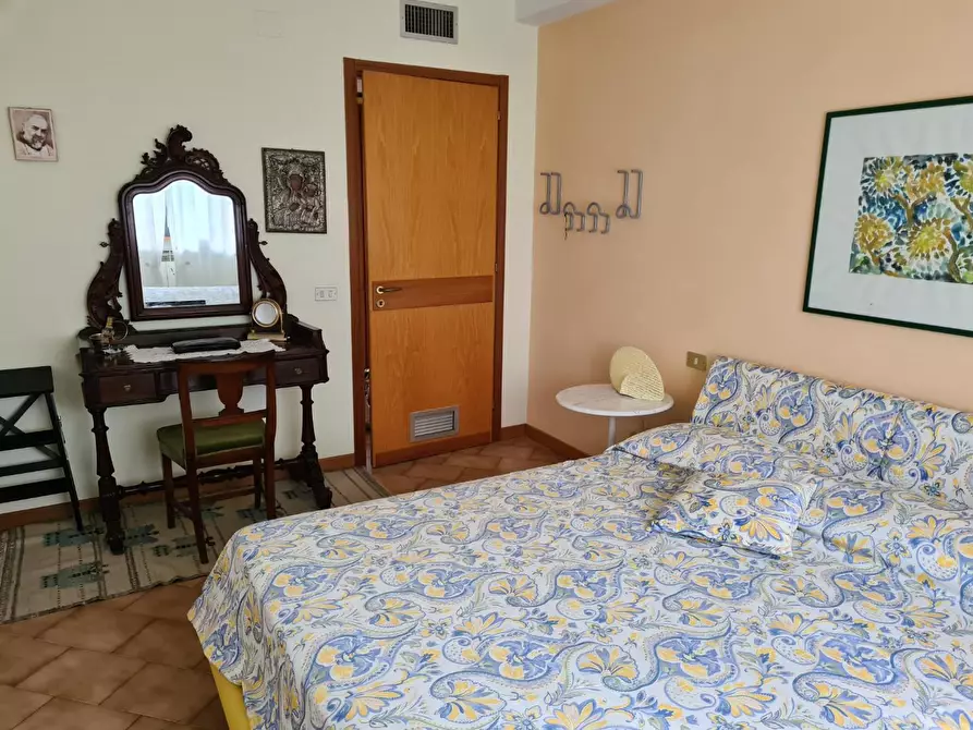 Immagine 10 di Appartamento in affitto  a Massa