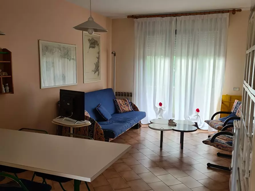 Immagine 3 di Appartamento in affitto  a Massa