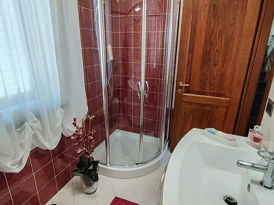 Immagine 42 di Villa in vendita  a San Giuliano Terme