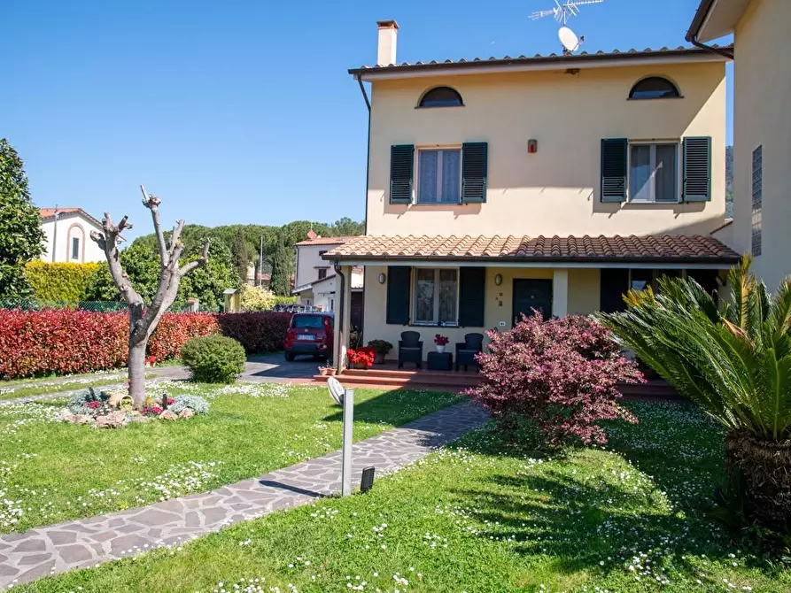 Immagine 7 di Villa in vendita  a San Giuliano Terme