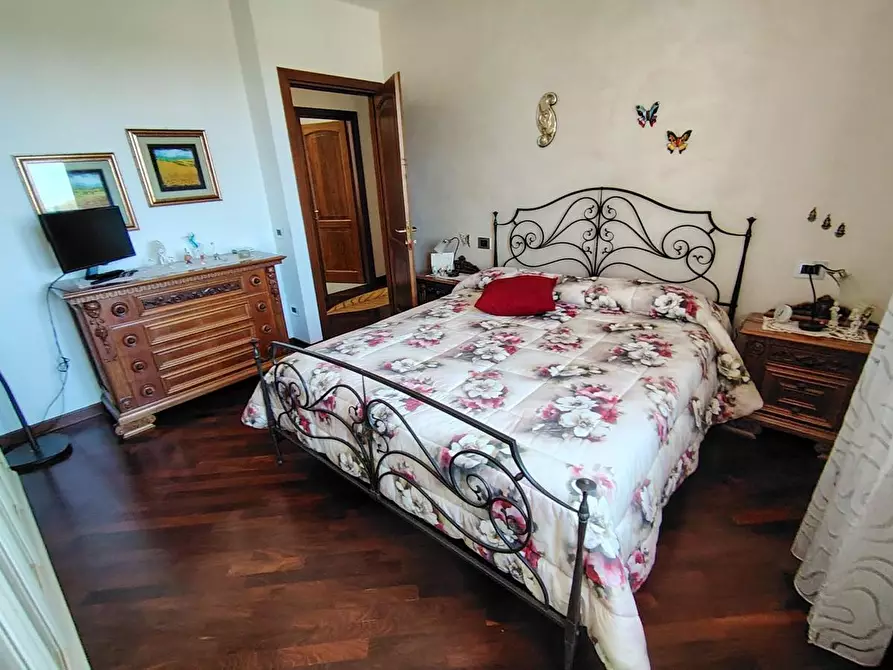 Immagine 37 di Villa in vendita  a San Giuliano Terme