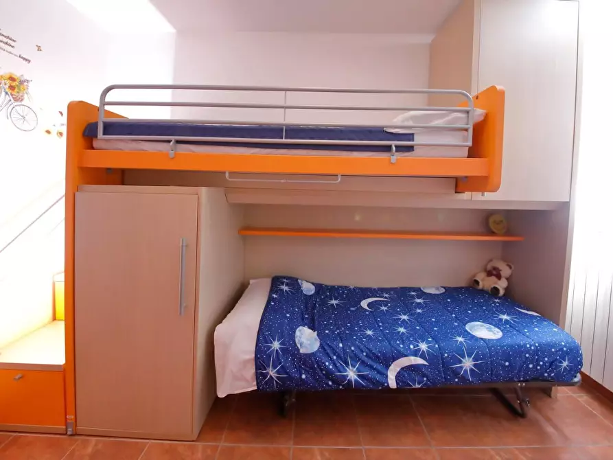 Immagine 34 di Appartamento in affitto  a Collesalvetti