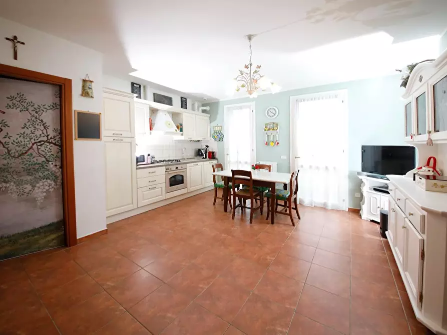 Immagine 13 di Appartamento in affitto  a Collesalvetti