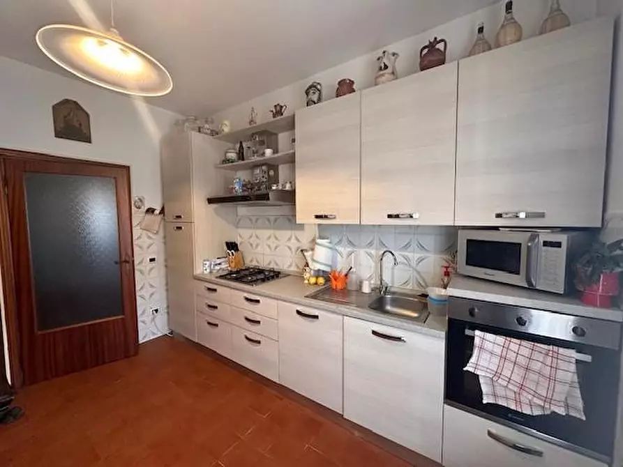 Immagine 2 di Appartamento in vendita  a Cascina