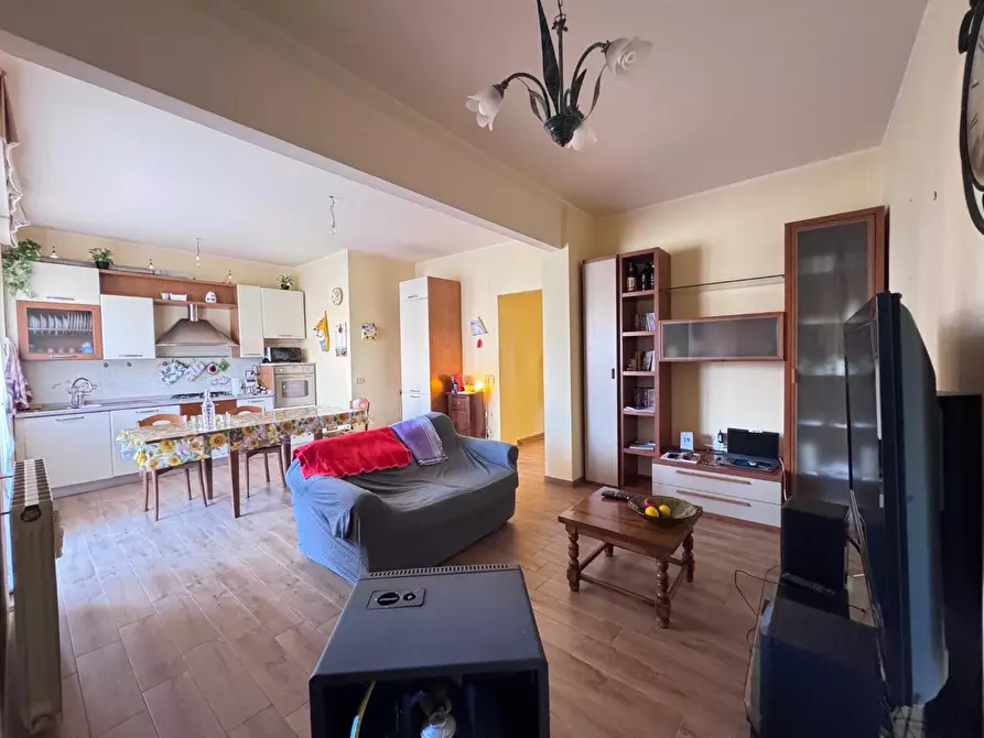 Immagine 5 di Appartamento in vendita  a Cascina