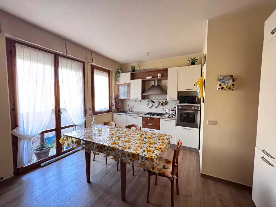 Immagine 2 di Appartamento in vendita  a Cascina