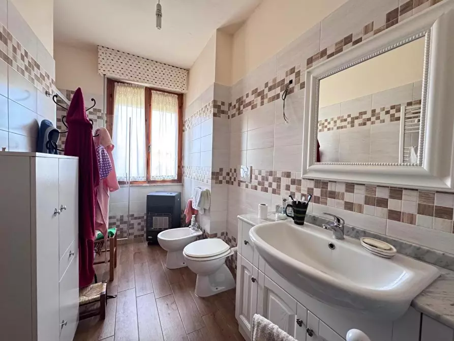 Immagine 15 di Appartamento in vendita  a Cascina