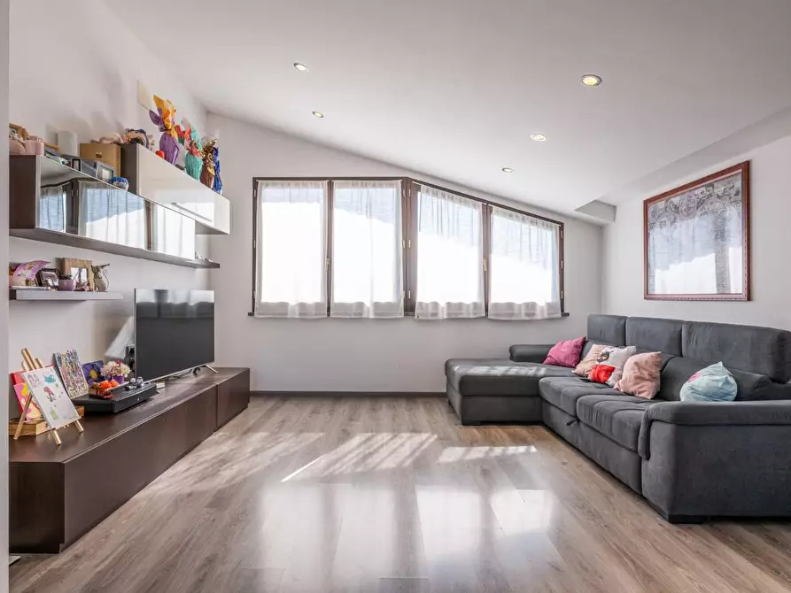 Immagine 26 di Villa in vendita  a Pontedera