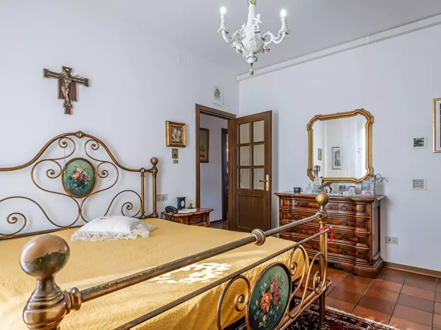 Immagine 12 di Villa in vendita  a Pontedera