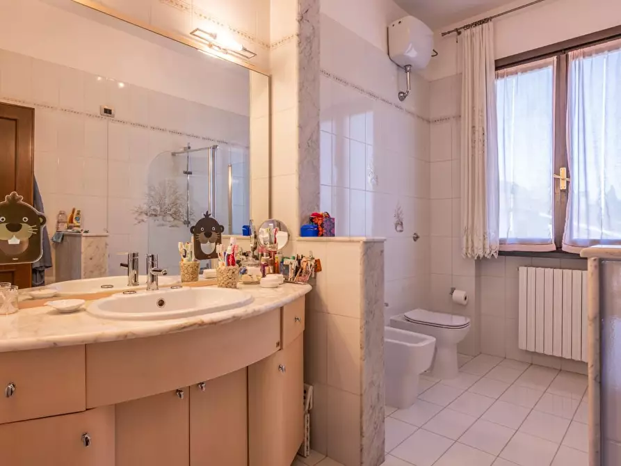 Immagine 23 di Villa in vendita  a Pontedera