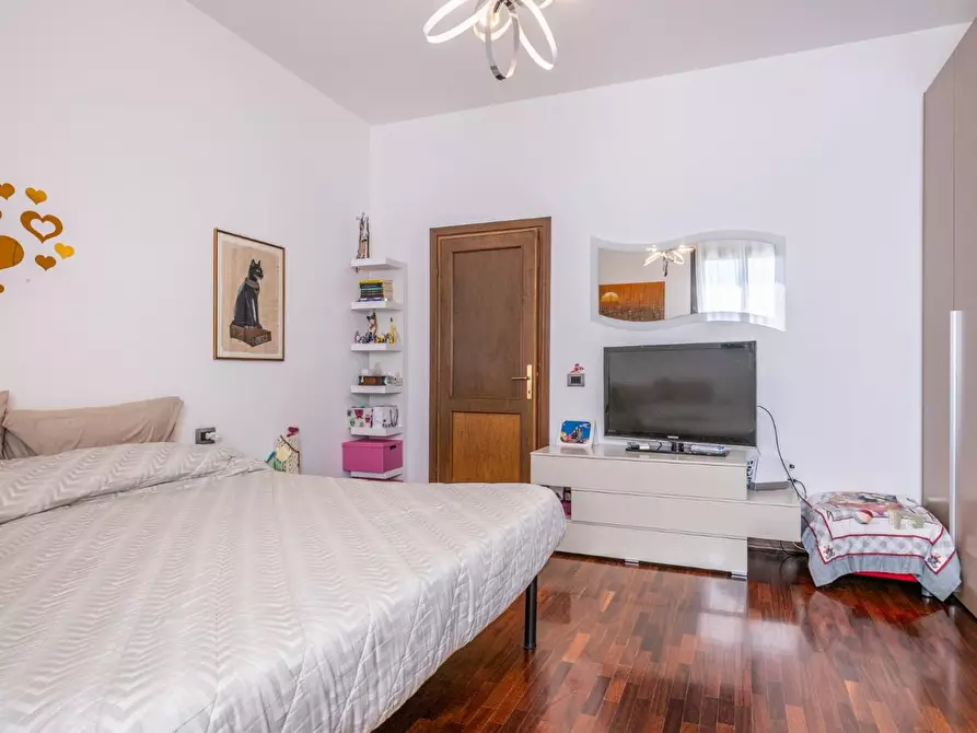 Immagine 18 di Villa in vendita  a Pontedera