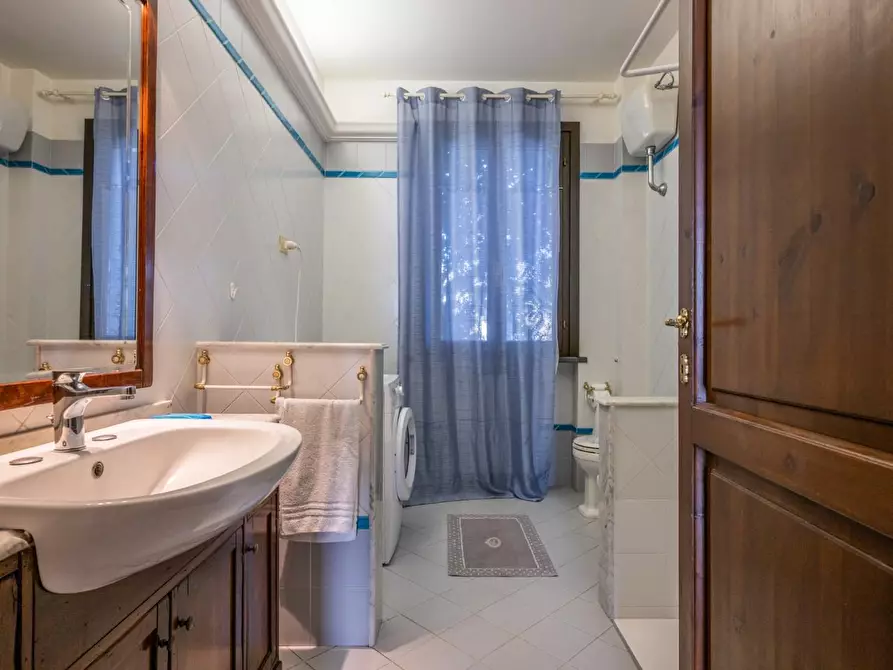 Immagine 37 di Villa in vendita  a Pontedera