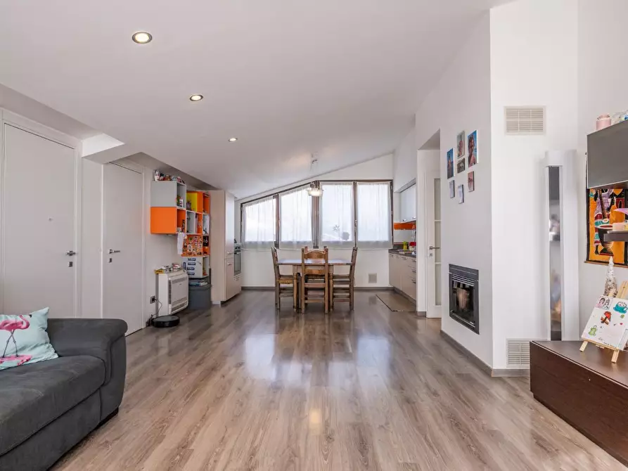 Immagine 28 di Villa in vendita  a Pontedera