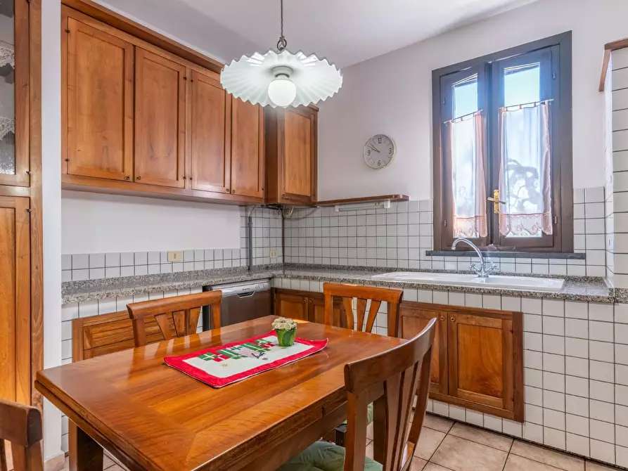 Immagine 53 di Villa in vendita  a Pontedera