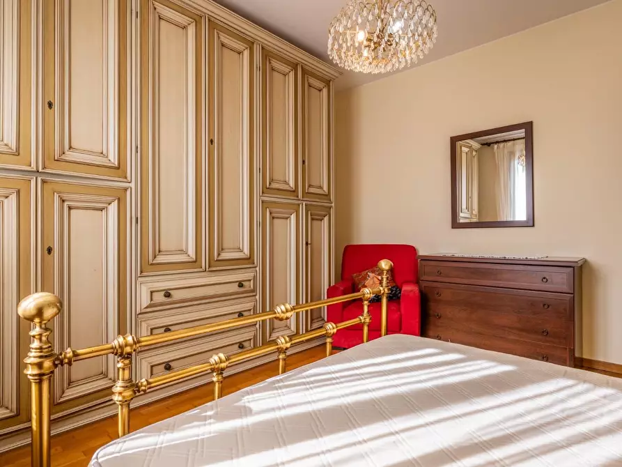 Immagine 33 di Villa in vendita  a Pontedera