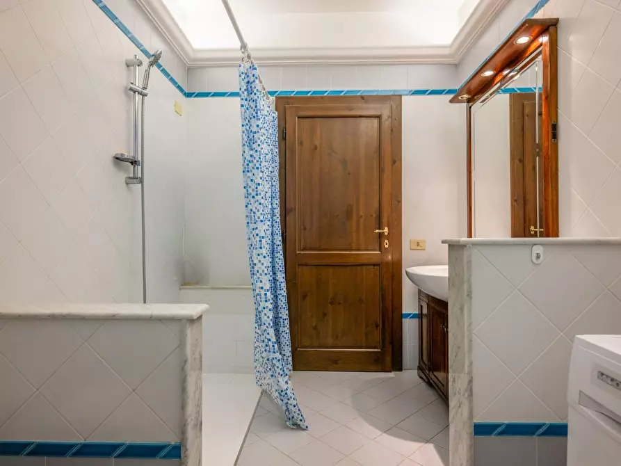 Immagine 38 di Villa in vendita  a Pontedera