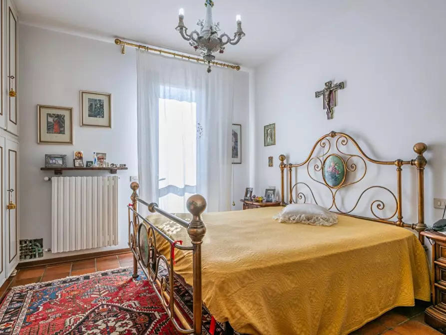 Immagine 9 di Villa in vendita  a Pontedera