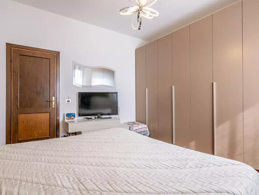 Immagine 19 di Villa in vendita  a Pontedera