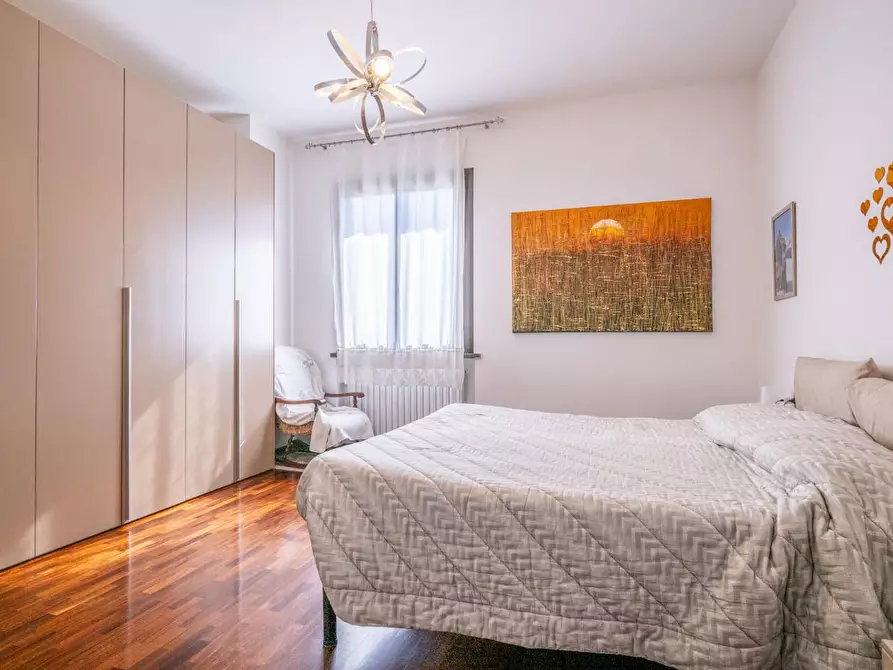 Immagine 16 di Villa in vendita  a Pontedera