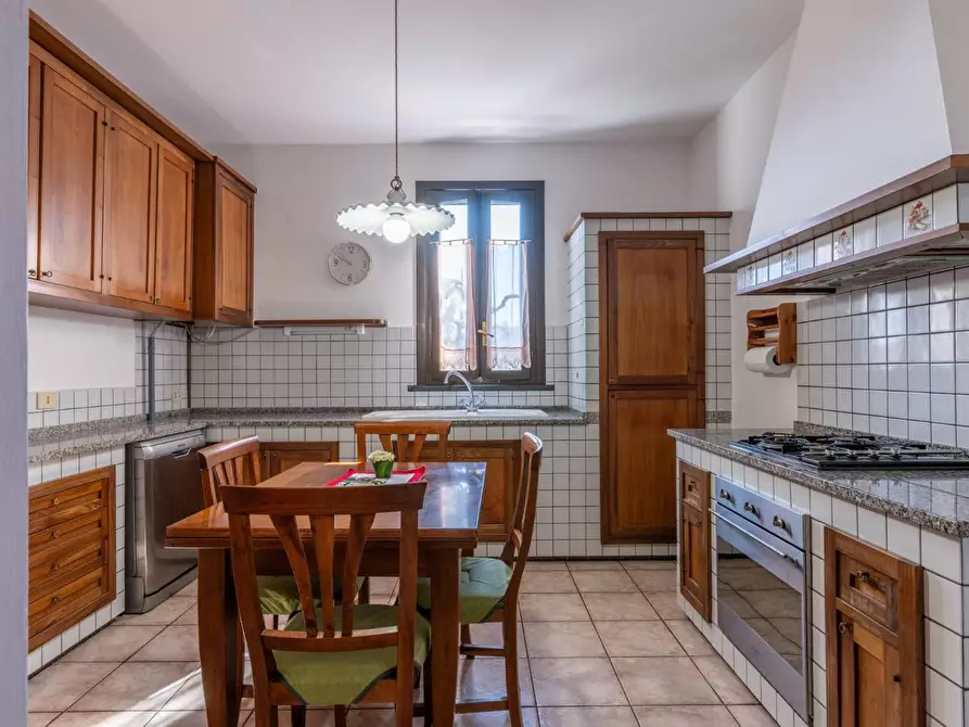 Immagine 52 di Villa in vendita  a Pontedera