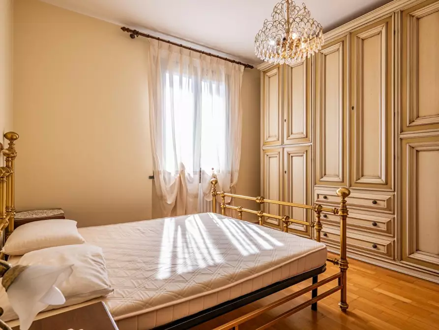 Immagine 32 di Villa in vendita  a Pontedera