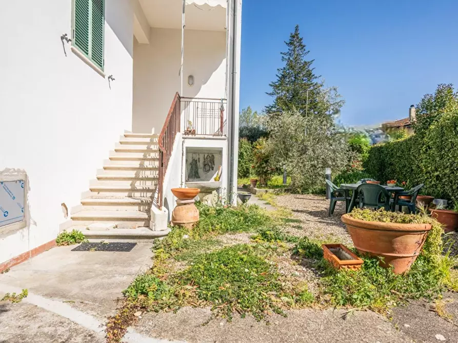 Immagine 2 di Casa indipendente in vendita  a Pontedera