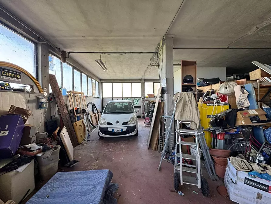 Immagine 38 di Villa in vendita  a Ponsacco