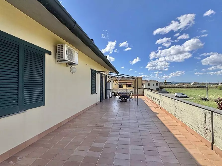 Immagine 10 di Villa in vendita  a Ponsacco