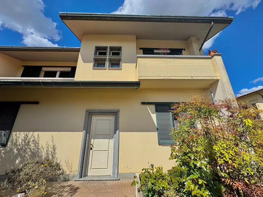 Immagine 1 di Villa in vendita  a Ponsacco