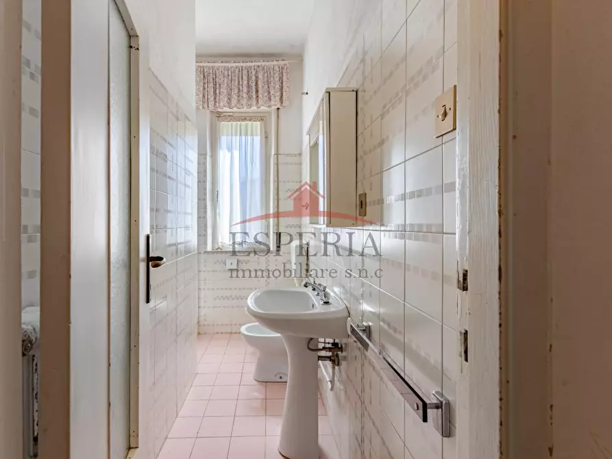 Immagine 14 di Villa in vendita  a Pisa