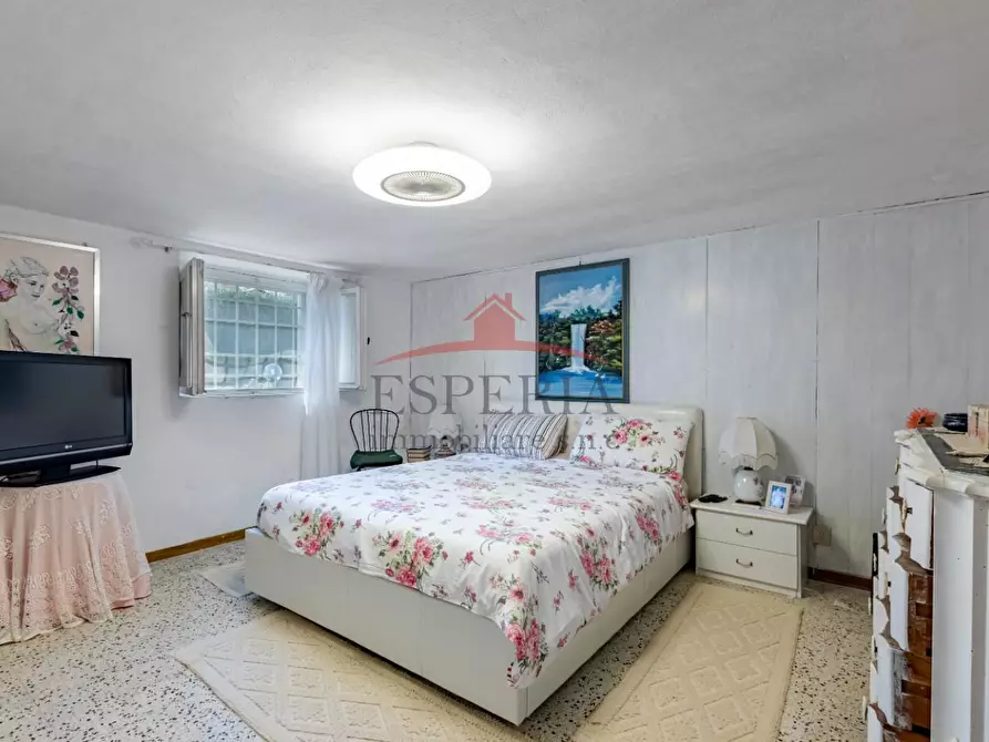 Immagine 36 di Villa in vendita  a Pisa