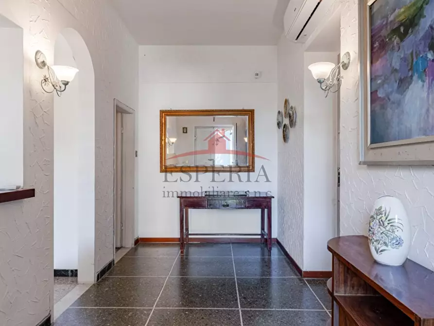 Immagine 3 di Villa in vendita  a Pisa