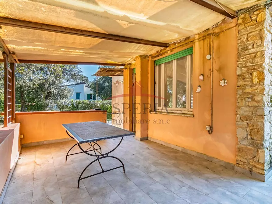 Immagine 11 di Villa in vendita  a Pisa