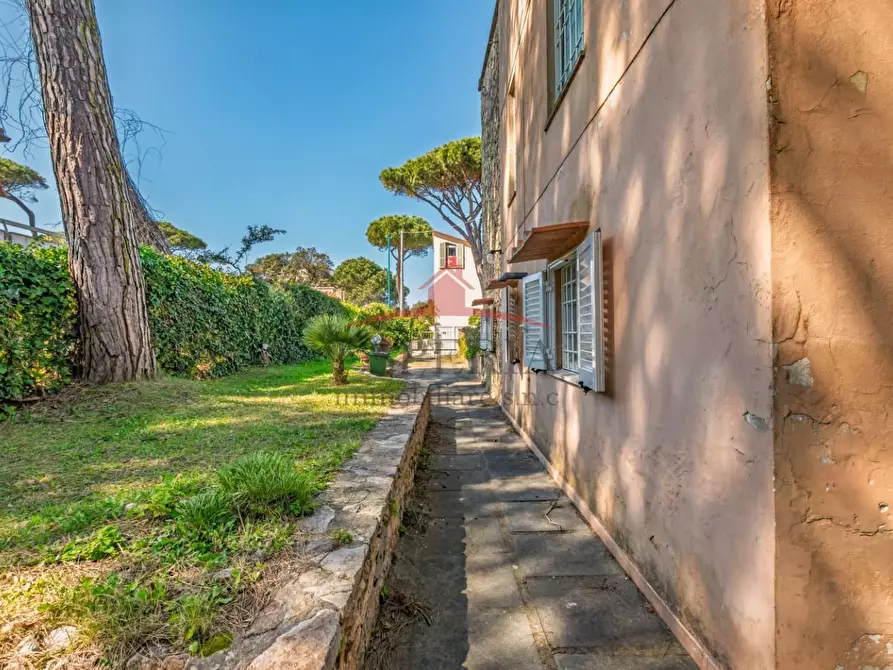 Immagine 40 di Villa in vendita  a Pisa