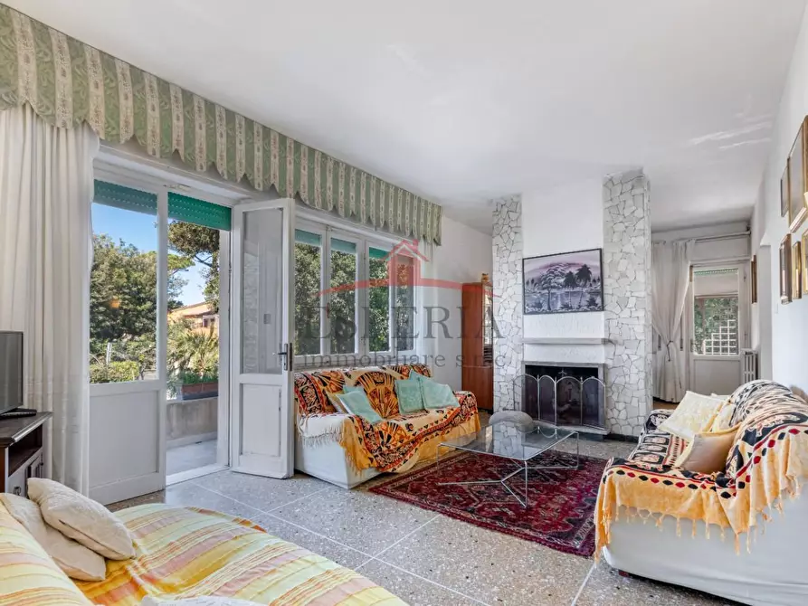 Immagine 5 di Villa in vendita  a Pisa