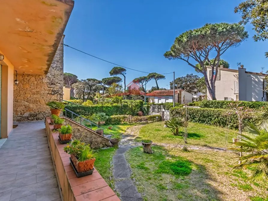 Immagine 44 di Villa in vendita  a Pisa