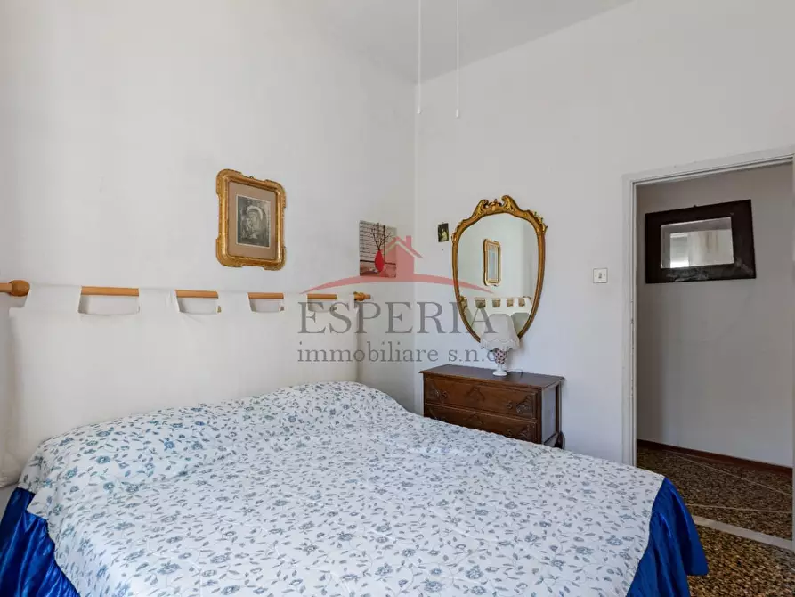 Immagine 17 di Villa in vendita  a Pisa