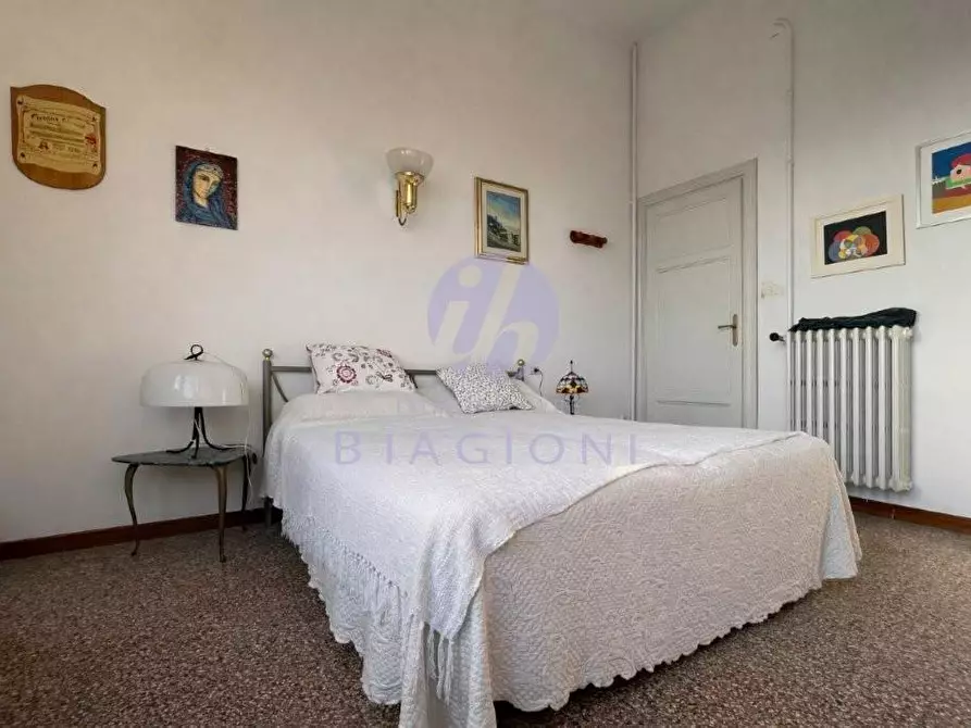 Immagine 27 di Casa bifamiliare in vendita  a Camaiore