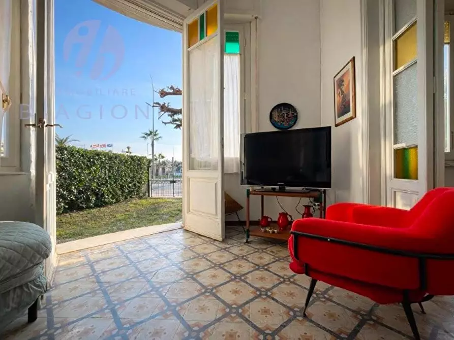 Immagine 4 di Casa bifamiliare in vendita  a Camaiore