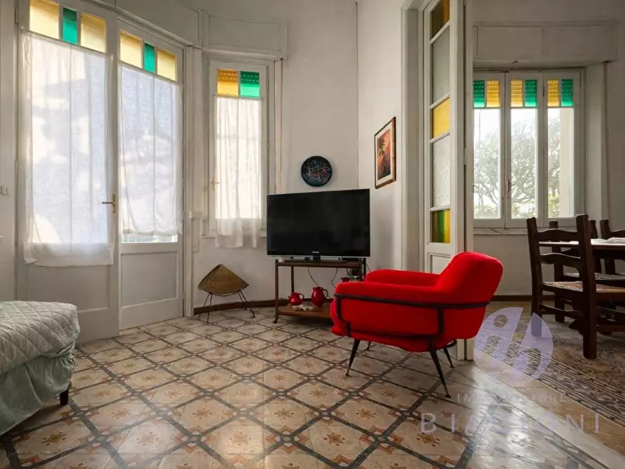 Immagine 6 di Casa bifamiliare in vendita  a Camaiore