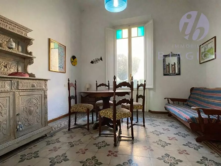 Immagine 10 di Casa bifamiliare in vendita  a Camaiore